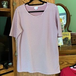 LuLaRoe Vintage Valentine Gigi T-shirt